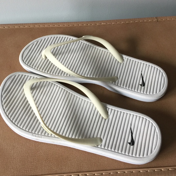 nike solarsoft flip flops womens